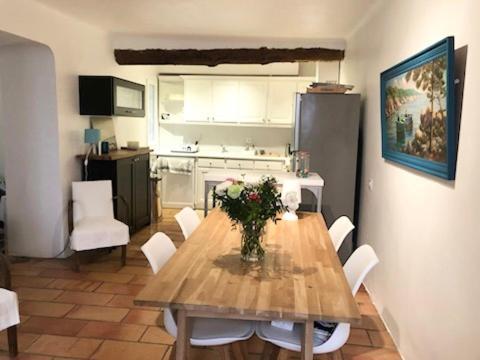 Maison De Village Avec Vue Éguilles Exterior foto